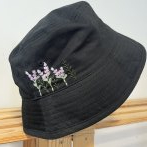 Bavlněný vyšívaný klobouček – černá - třetí obrázek z galerie