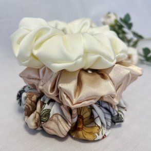 Scrunchie – krémová - první obrázek z galerie