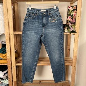 Vyšívané džíny – modrá - první obrázek z galerie