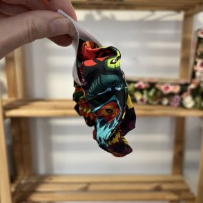 Scrunchie – vzorovaná - druhý obrázek z galerie