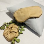 Dárkový set na spaní (spací maska + gumička) – světlá hnědá