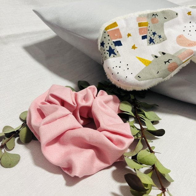 Dárkový set na spaní (spací maska + gumička) – růžová unicorn