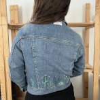 Vyšívaná bunda #067 – džínová - třetí obrázek z galerie
