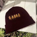 Bavlněná vyšívaná čepice – vínová