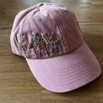 Vyšívaná kšiltovka #032 – růžová