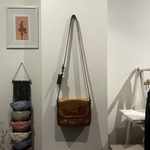 Kožená kabelka – Zlaté květy - druhý obrázek z galerie
