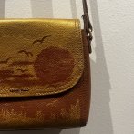Kožená kabelka – Zlaté květy - třetí obrázek z galerie