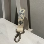 Vyšívaná klíčenka – Vločky