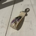 Vyšívaná klíčenka – Levandule - druhý obrázek z galerie