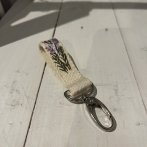 Vyšívaná klíčenka – Levandule - třetí obrázek z galerie