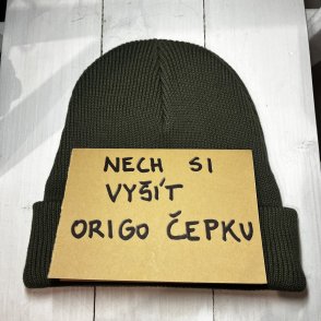 Vyšívaná bavlněná čepice na přání – Olivová - první obrázek z galerie