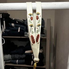 Vyšívaný popruh na telefon – Oranžové květy - první obrázek z galerie