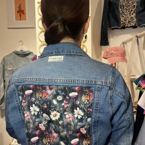 Vyšívaná bunda #097 – džínová - druhý obrázek z galerie