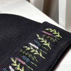 Vyšívaná bavlněná čepice – Tmavá šedá - třetí obrázek z galerie