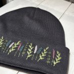 Vyšívaná bavlněná čepice – Tmavá šedá - čtvrtý obrázek z galerie