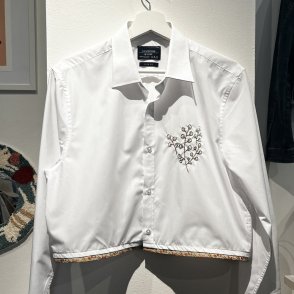 Košile vyšívaná #010 – bílá - první obrázek z galerie