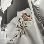 Košile vyšívaná #011 – bílá - třetí obrázek z galerie