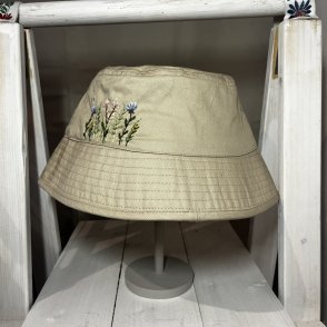 Vyšívaný klobouček #008 – písková - první obrázek z galerie