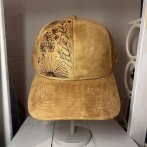 Gravírovaná kšiltovka #002 – karamelová - první obrázek z galerie
