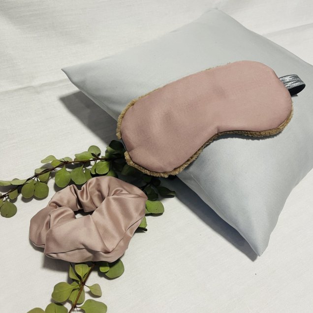 Dárkový set na spaní (spací maska + gumička) – starorůžová